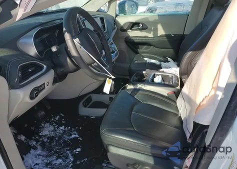 2023 Chrysler Pacifica Touring L z USA, uszkodzony, nr VIN 2C4RC1BG6PR539849